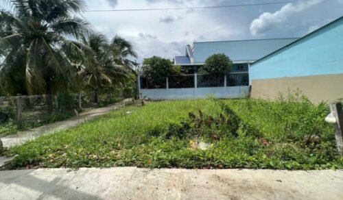 Lô đất thổ cư giá tốt Mỹ Tho nằm trong khu dân cư yên tĩnh, gần nhà dân và đường bê tông.